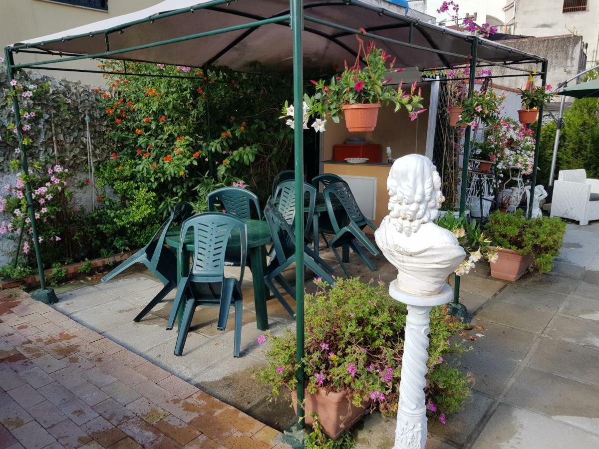 Apartamento Villino Angela A Sant'Anna Boscotrecase Exterior foto